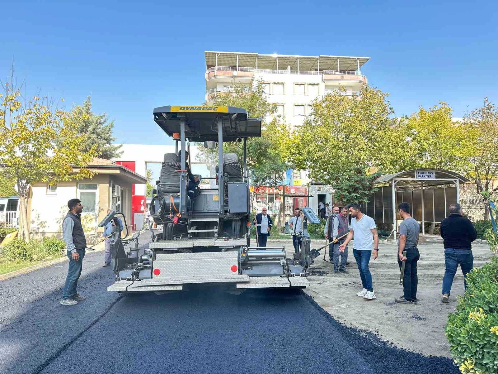Kahta Devlet Hastanesi&rsquo;nin &ccedil;evresi yenileniyor
