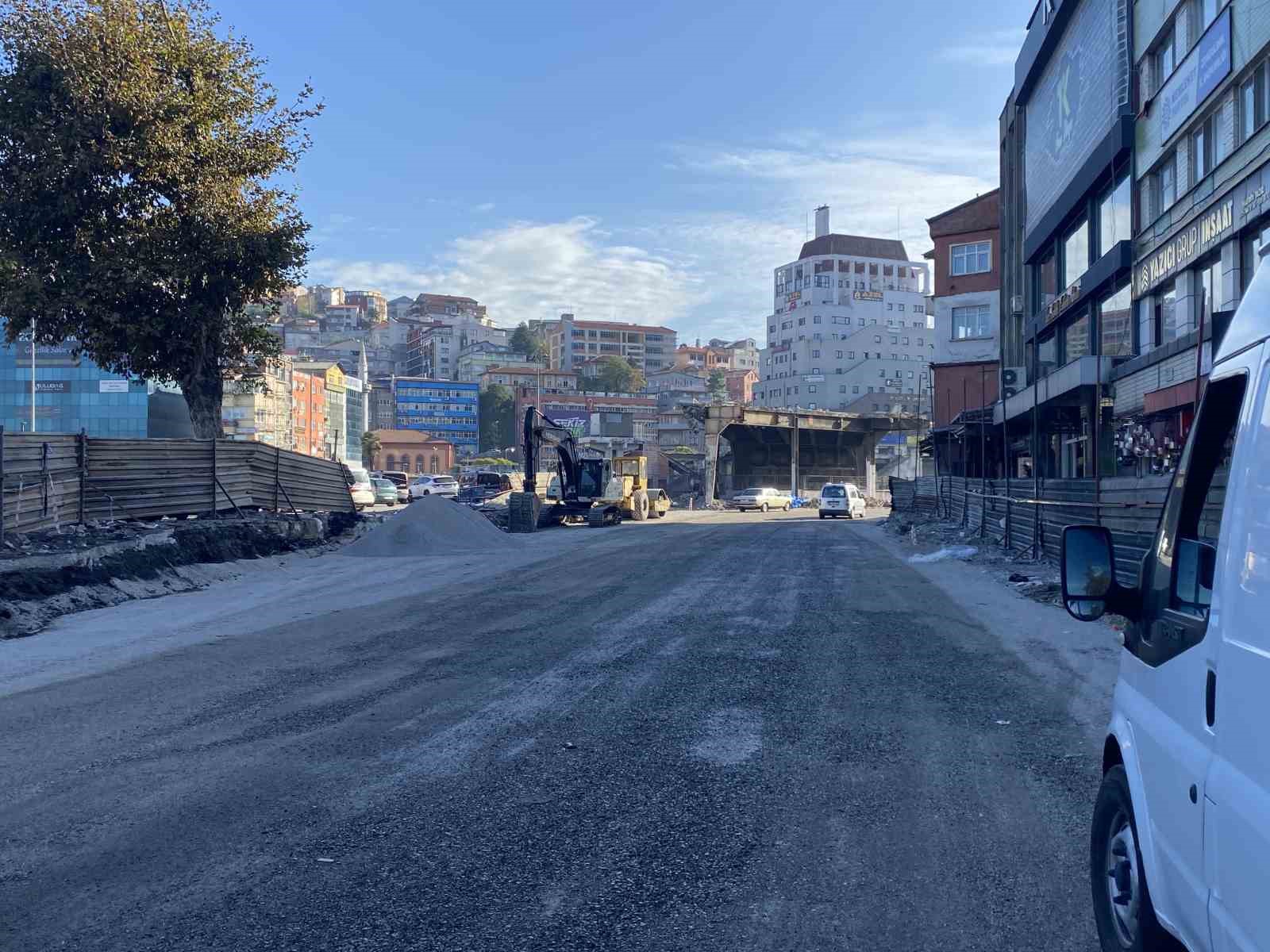 67 yıllık köprünün bir ayağı trafiğe açıldı