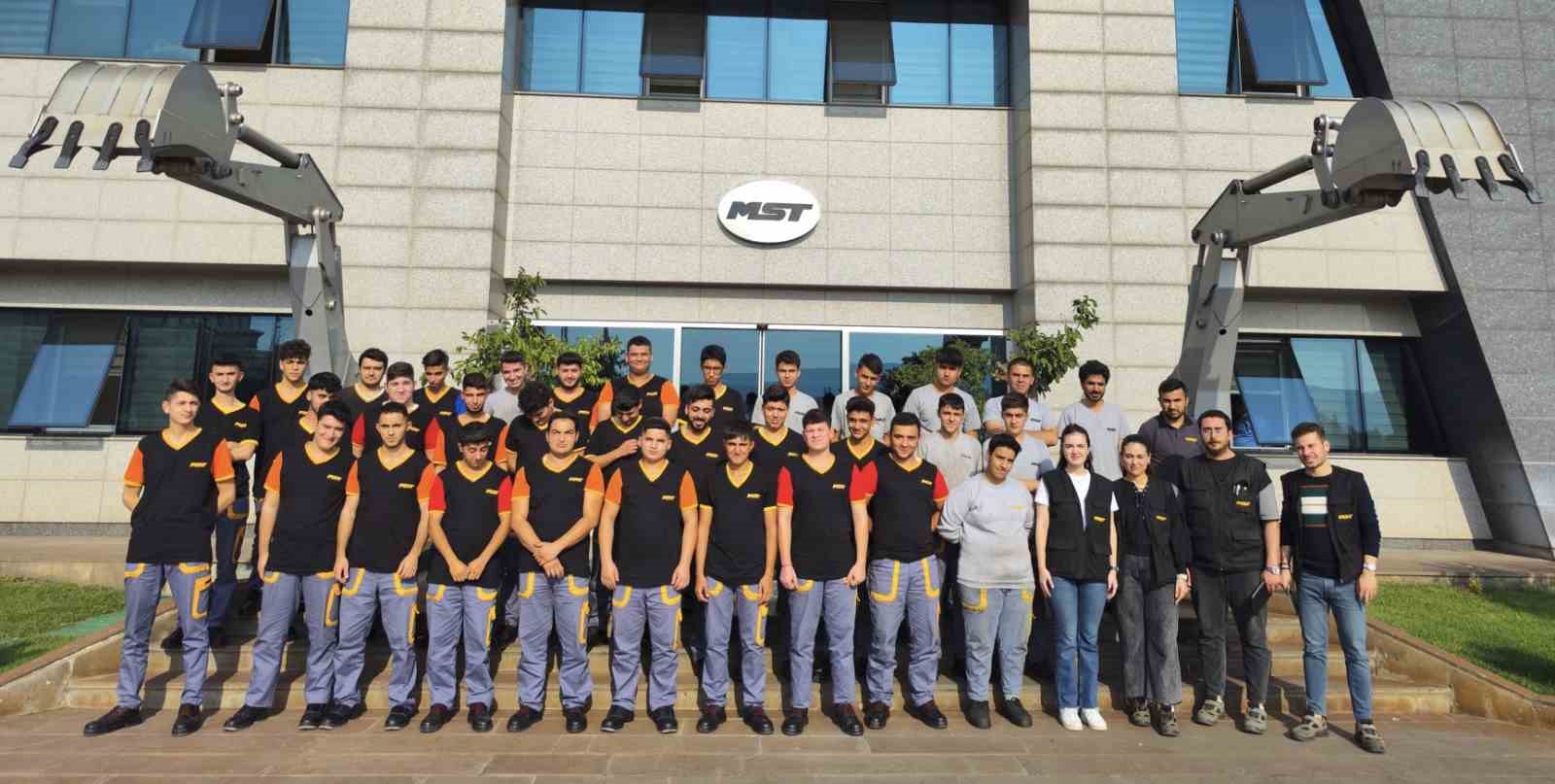 Gençler meslek hayallerine MST Makina’da kavuşuyor