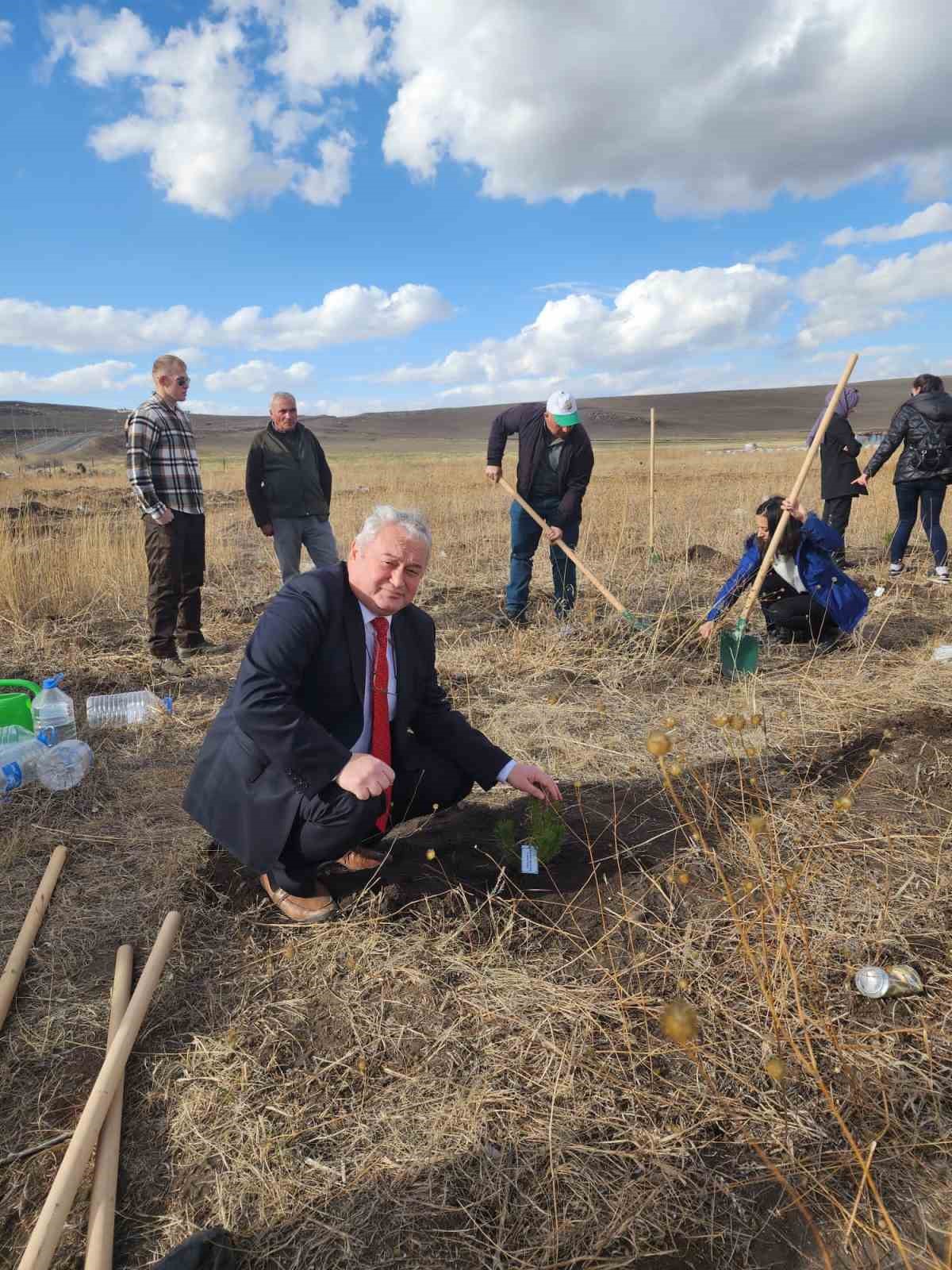 Kars Kadastro İl M&uuml;d&uuml;rl&uuml;ğ&uuml;nde 100. Yıl hatıra ormanı
