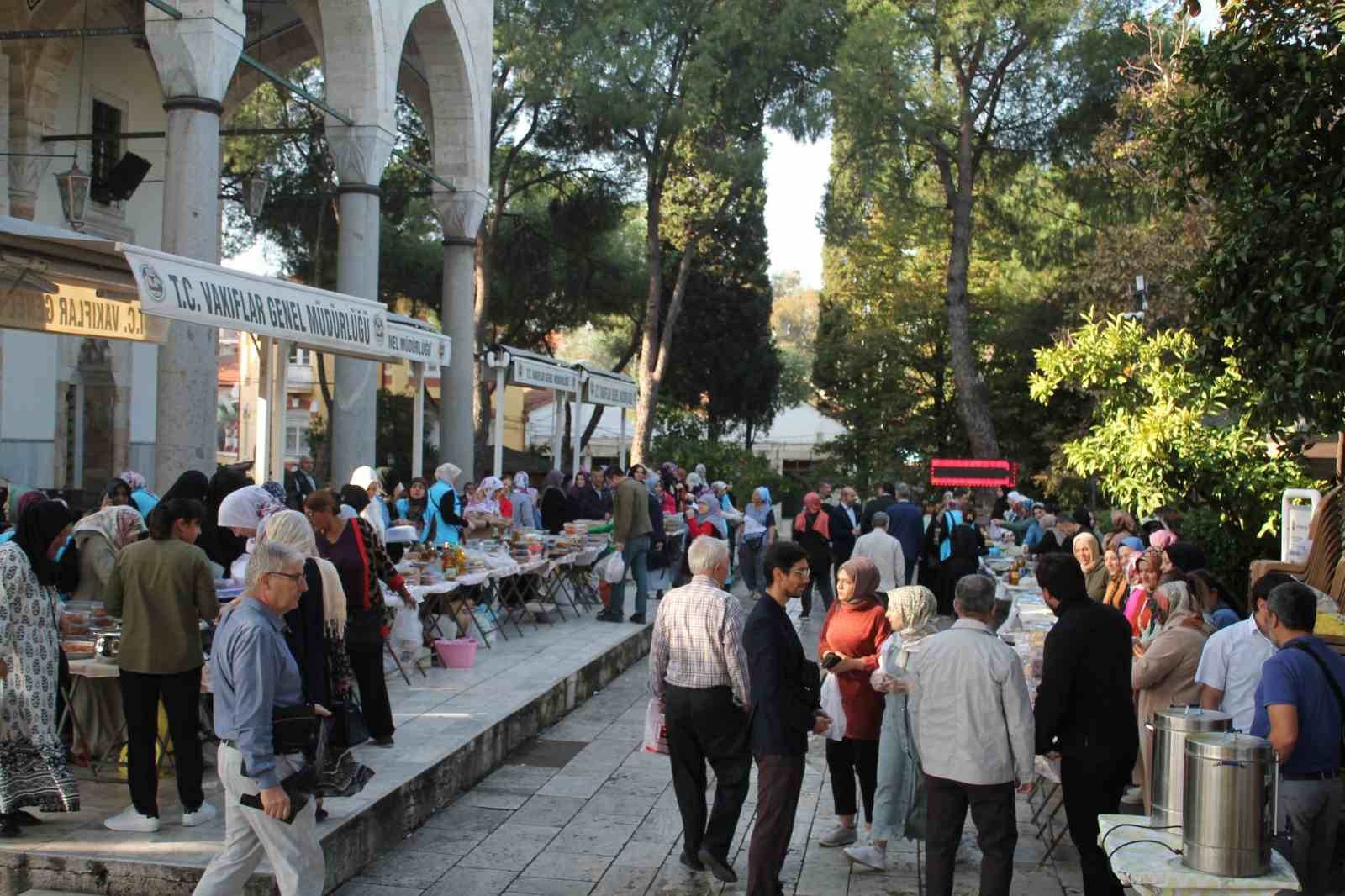 Aydın’da Filistin için hayır çarşısı açıldı