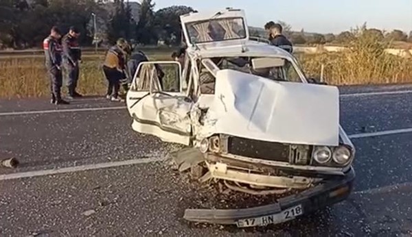 Çanakkale’de trafik kazası: 3 ağır yaralı