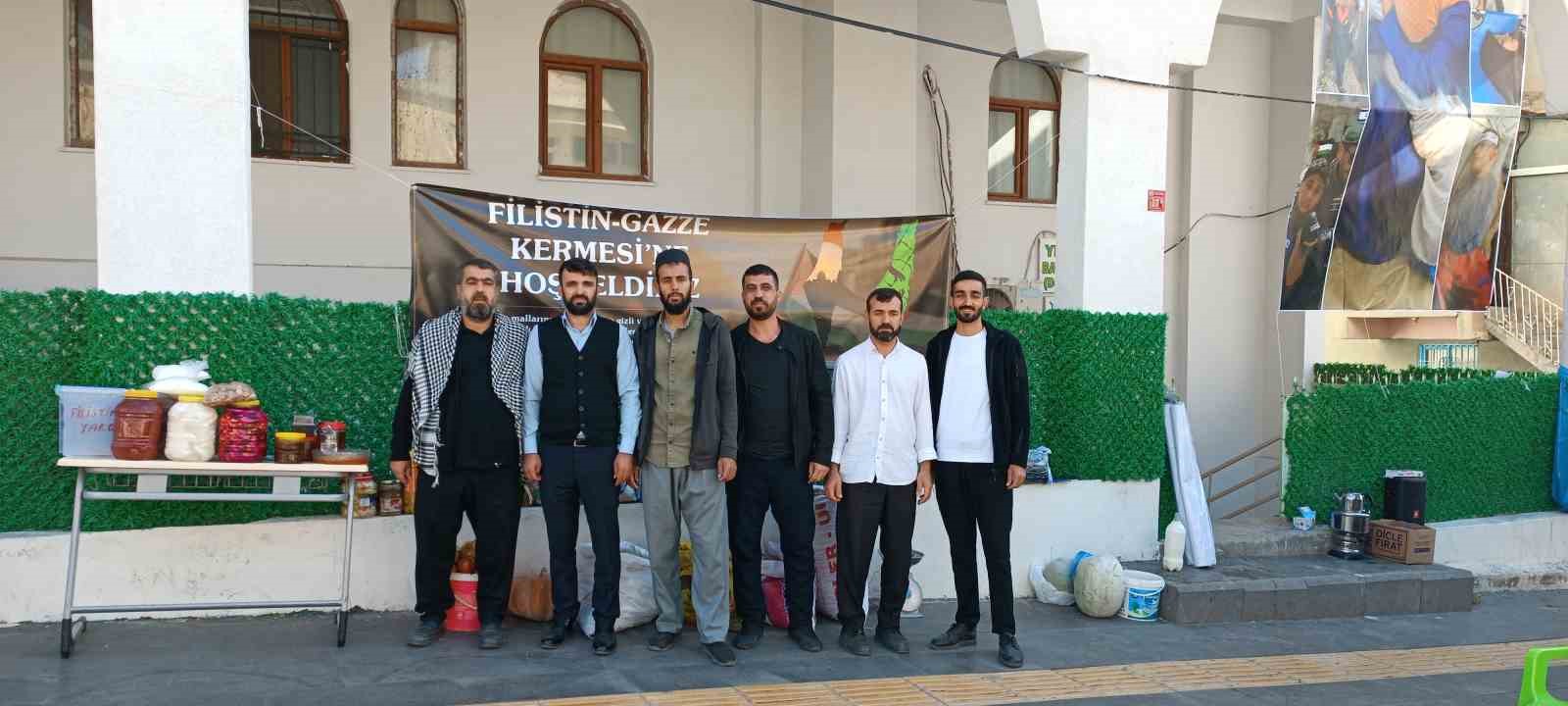 Dicle il&ccedil;esinde Filistin&rsquo;deki Gazze halkına destek i&ccedil;in yardım etkinliği
