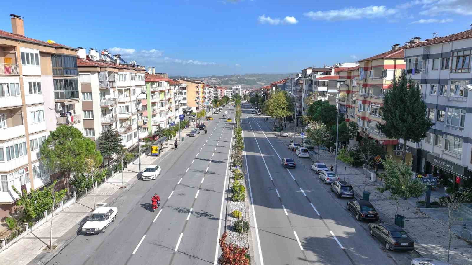 Denizli&rsquo;de 26 bin 600 metrekare yol &ccedil;izgisi yenilendi
