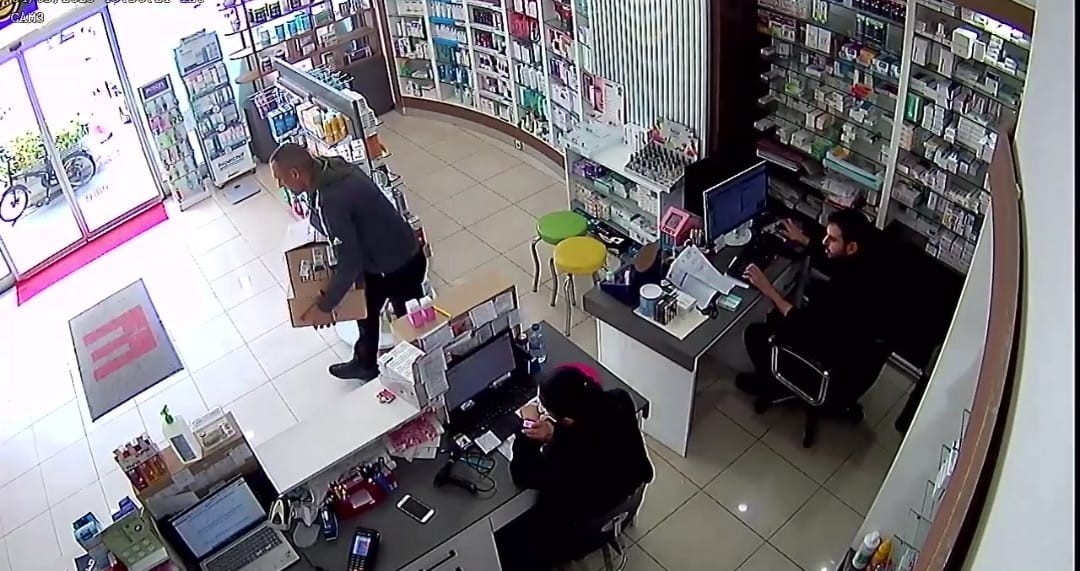 Y&uuml;zbinlerce sentetik hap temininde e-imzaların &ccedil;alındığı anlar kamerada
