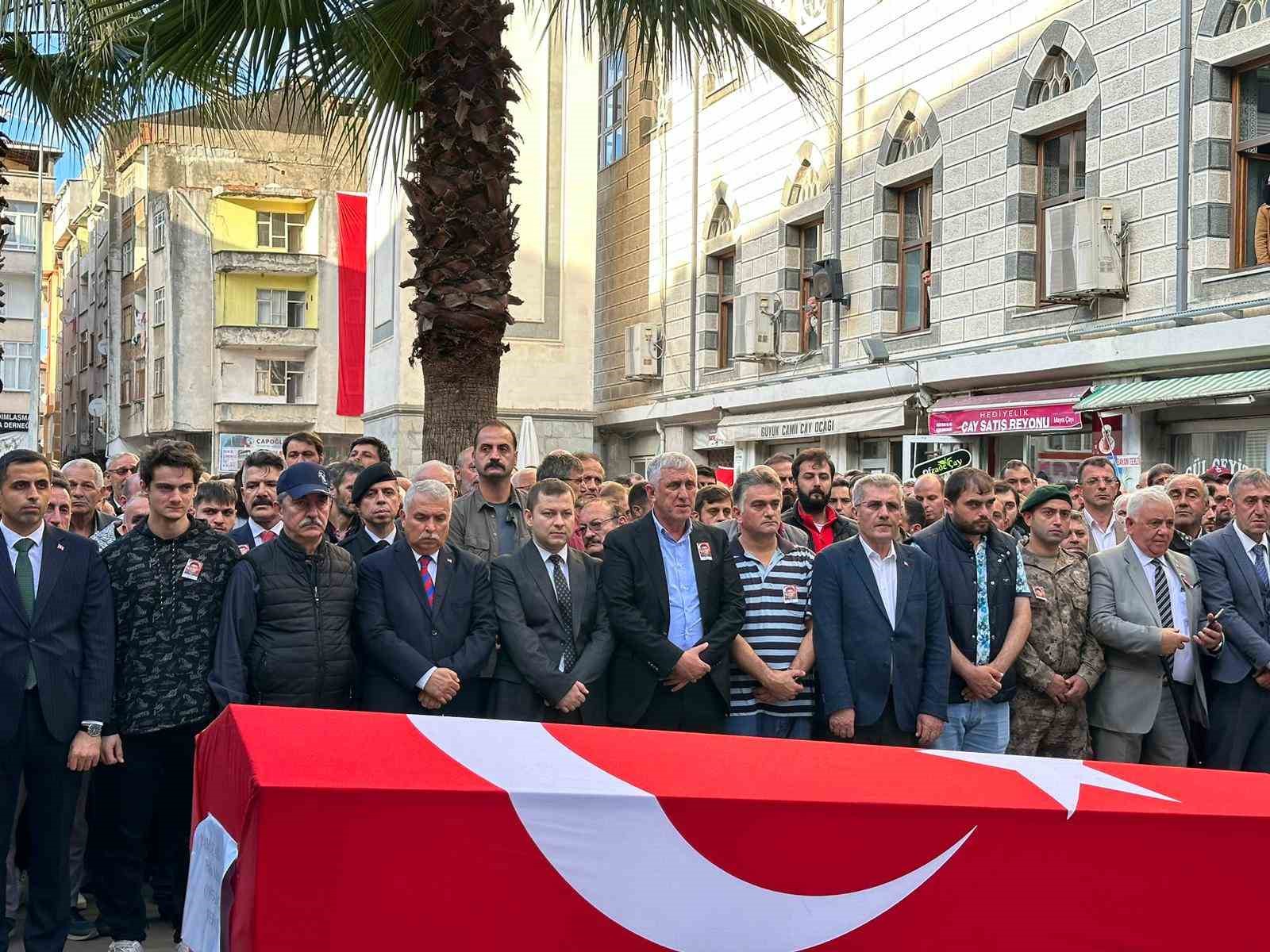 Motosiklet kazasında hayatını kaybeden polis memuru son yolculuğuna uğurlandı
