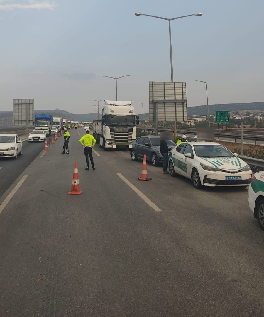 Gaziantepte trafik denetimi: 26 araca 26 bin lira ceza
