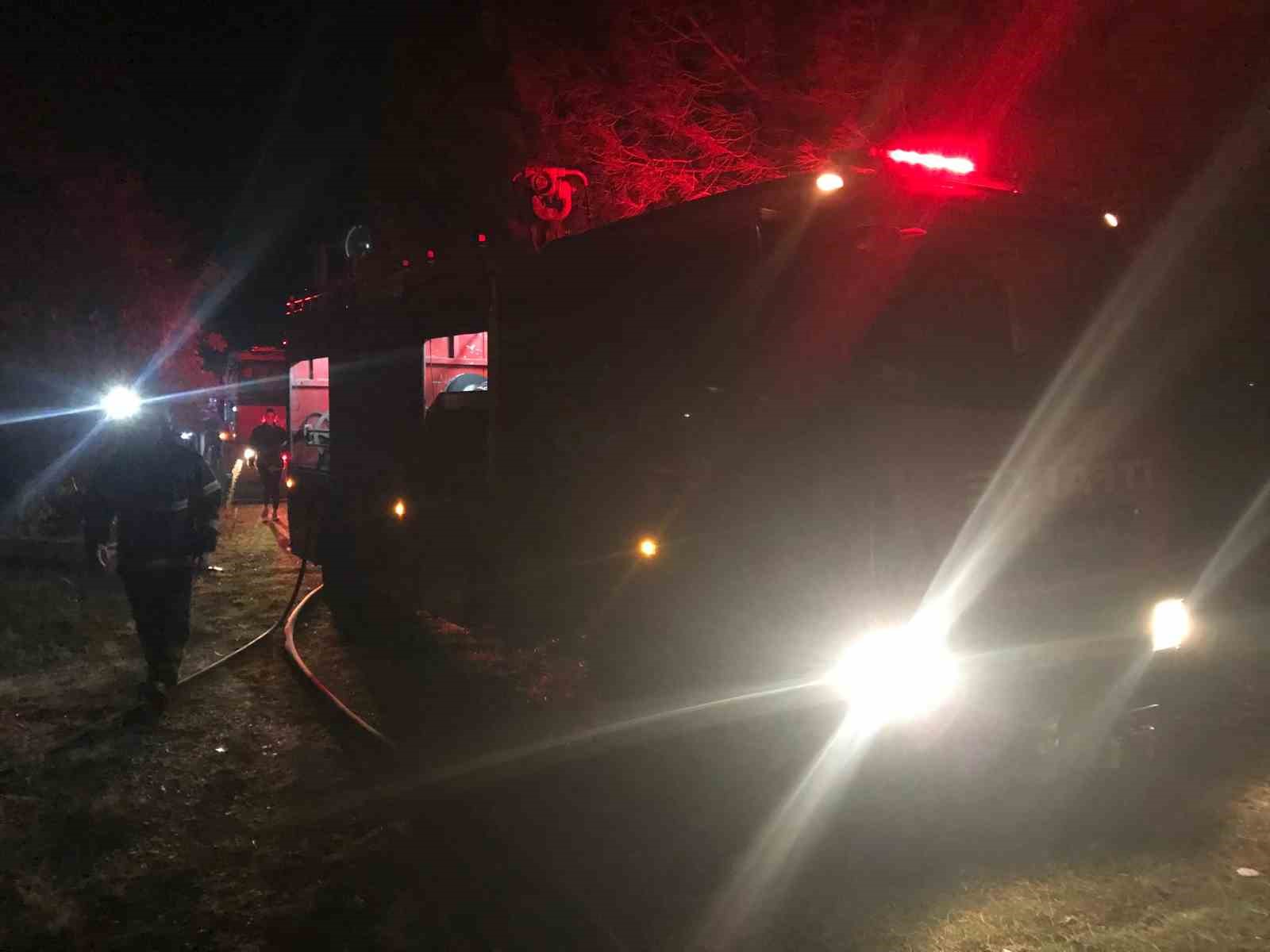 Edirne&rsquo;de depoda &ccedil;ıkan yangın s&ouml;nd&uuml;r&uuml;ld&uuml;
