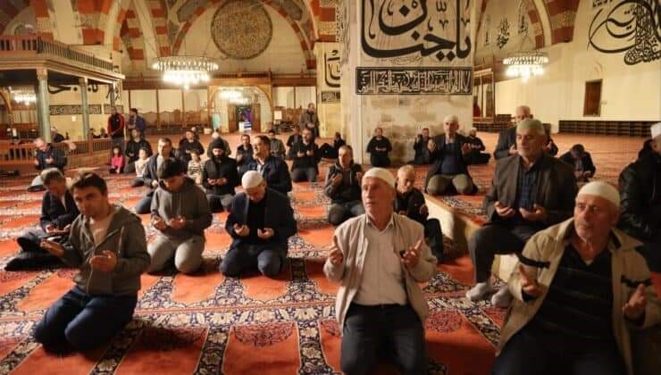 Edirne’de eller Filistin için semaya kaldırıldı