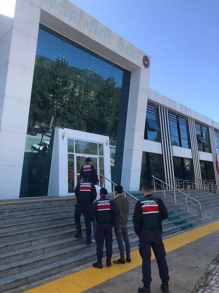 Burdur&rsquo;da jandarma ekiplerinden uyuşturucu operasyonu: 2 şahıs tutuklandı
