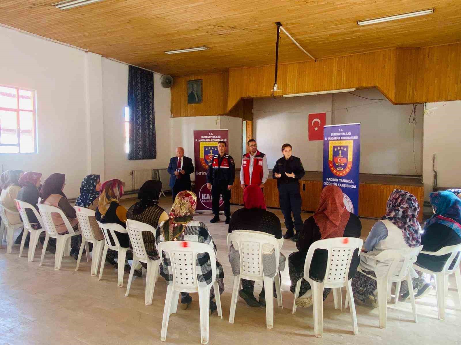 Burdur’da vatandaşlara aile içi şiddetle mücadele eğitimi verildi