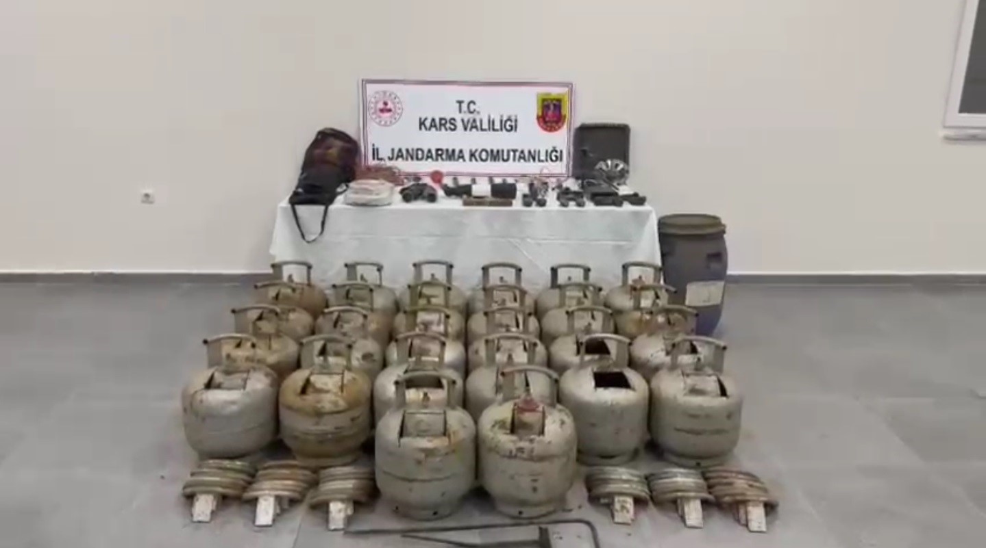 Kars&rsquo;ta ter&ouml;r &ouml;rg&uuml;t&uuml;ne darbe
