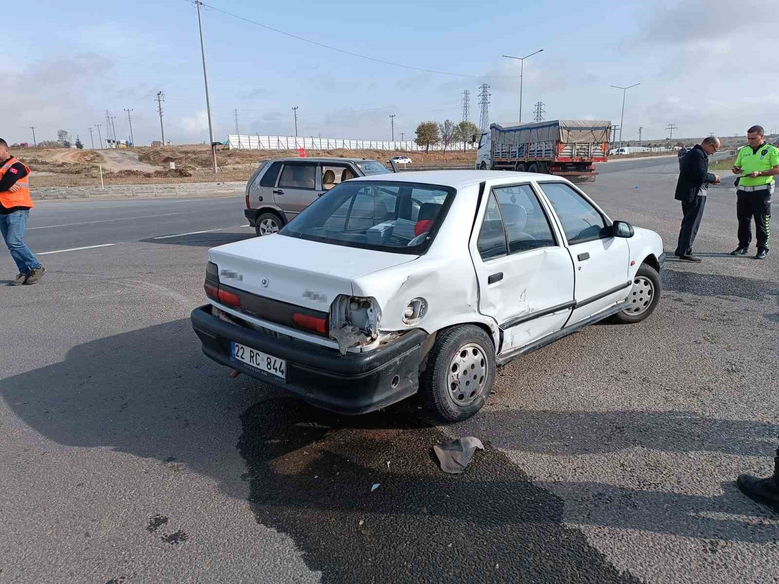 İpsala&rsquo;daki kazada 4 kişi yaralandı
