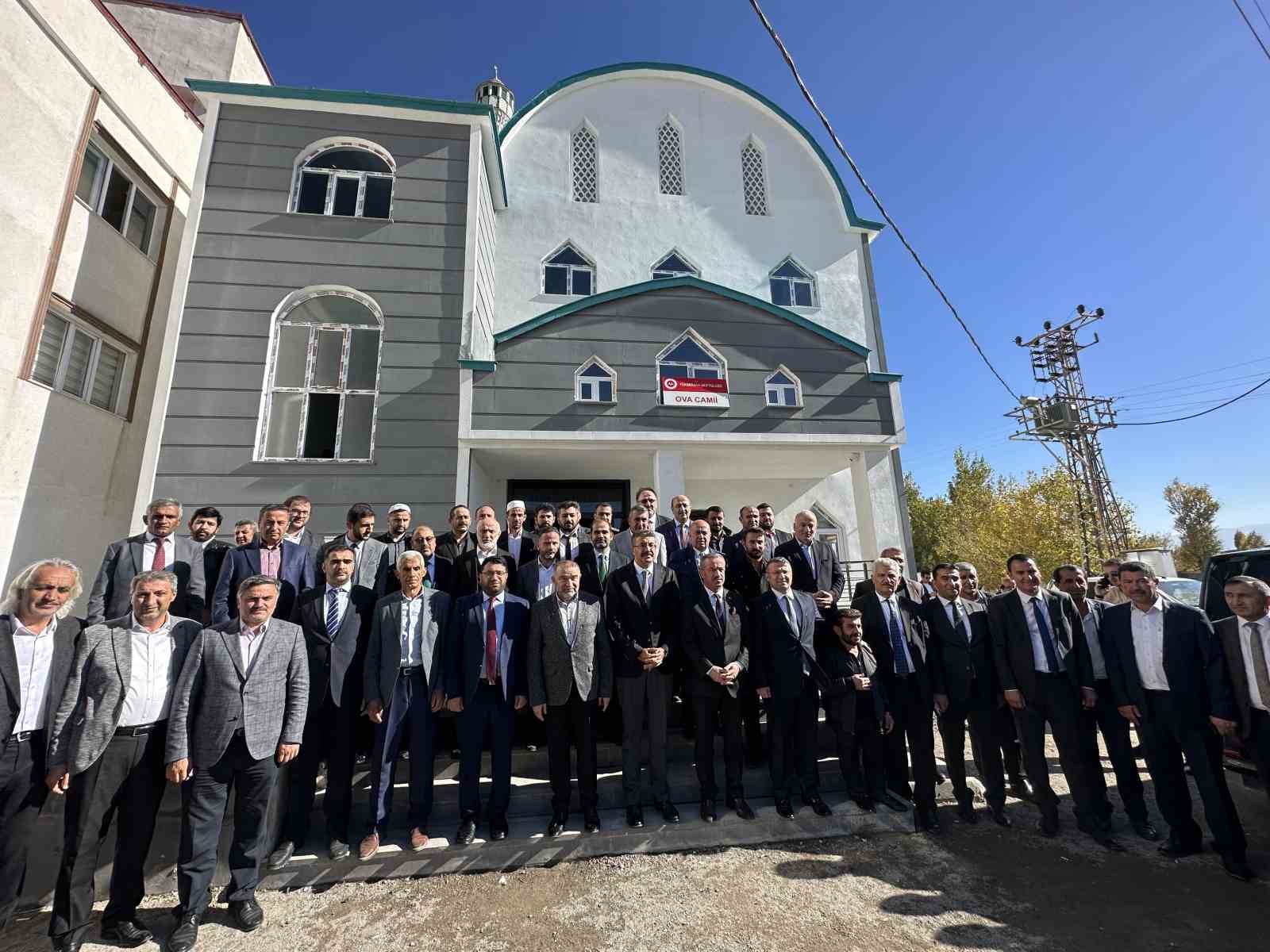 Hendek olaylarında yıkılan Ova Camii yeniden inşa edilerek ibadete açıldı