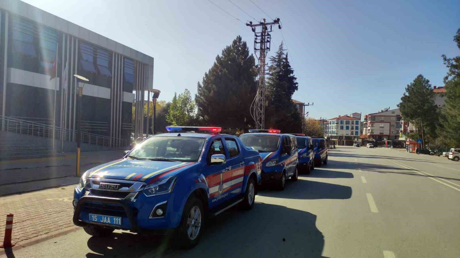 Burdur&rsquo;da jandarmadan restorana fuhuş baskını: 1 kişi tutuklandı
