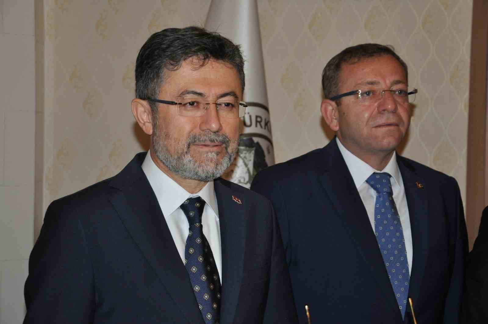 Bakan Yumaklı, Kars Valiliğini ziyaret etti