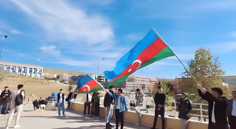 Azerbaycanlı öğrenciler Karabağ zaferinin 3. yıl dönümünü Türkiye’de kutladı