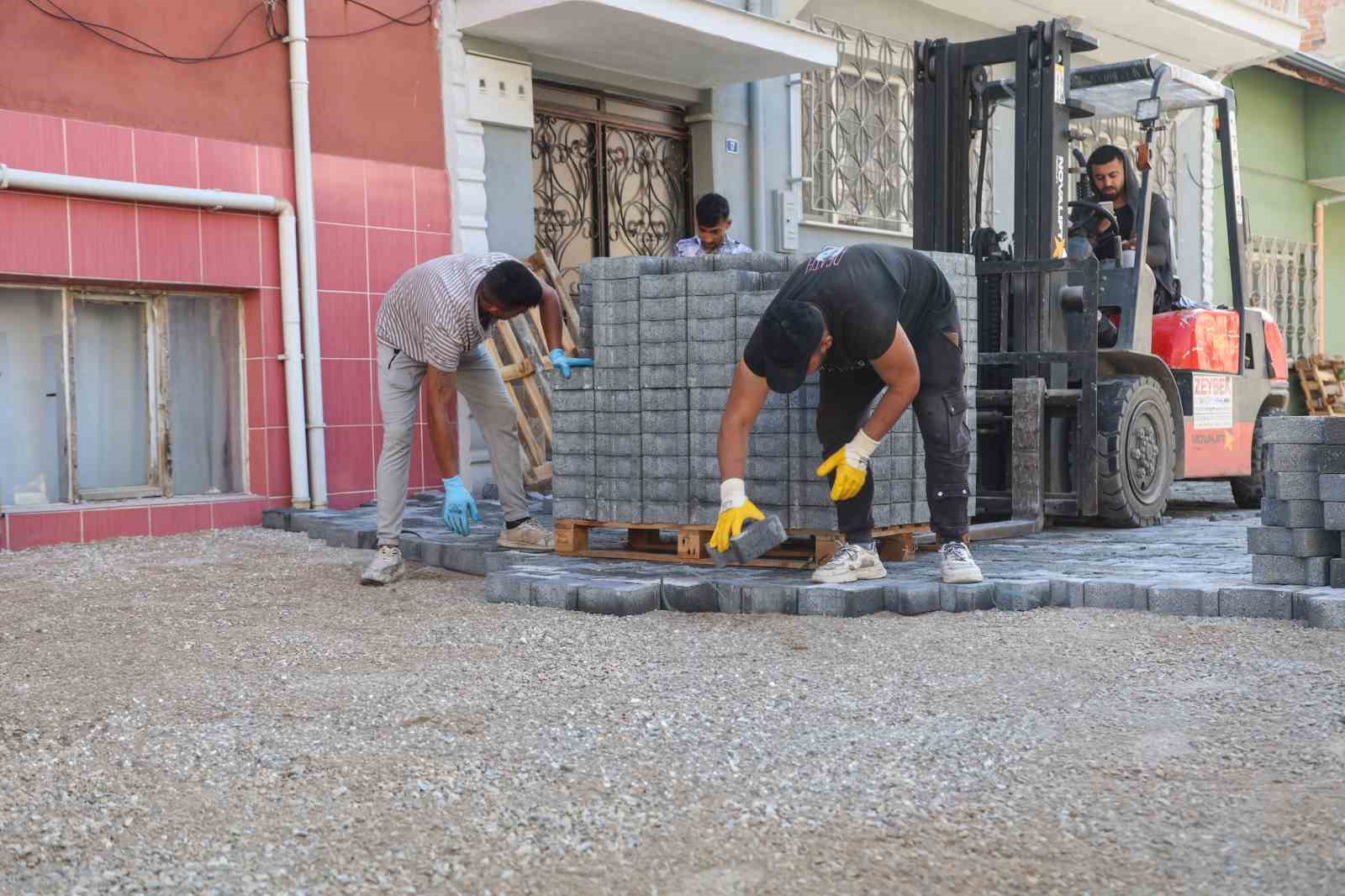 Uşak Belediyesi &uuml;styapı &ccedil;alışmalarını yoğunlaştırdı
