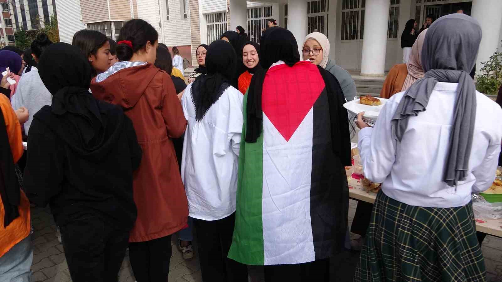 İsrail &uuml;r&uuml;nlerinin boykot edildiği hayır kampanyası yoğun ilgi g&ouml;rd&uuml;
