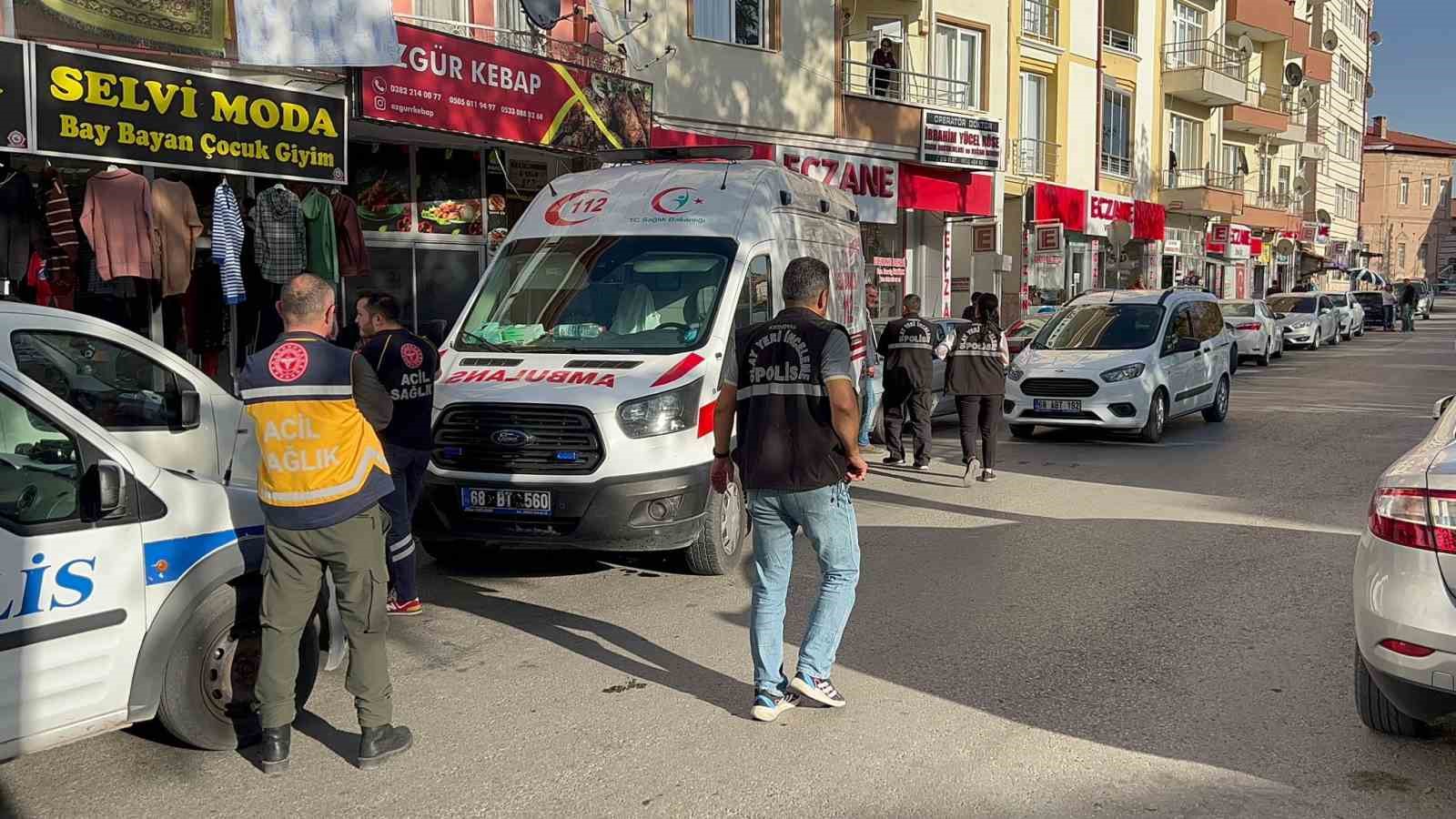 Haber alınamayan şahıs, evinde boğazı kesik halde ölü bulundu