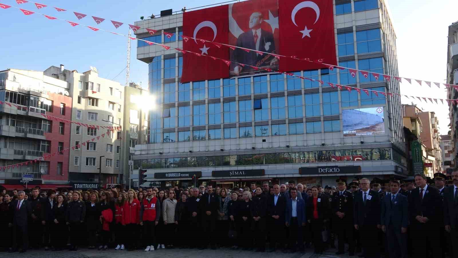 Atatürk, vefatının 85. yıldönümünde Uşak’ta anıldı