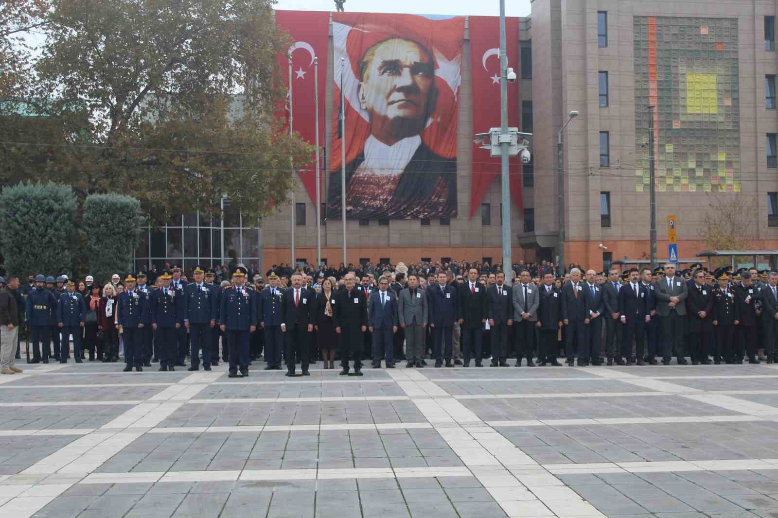 Eskişehir’de 10 Kasım Atatürk’ü anma töreni