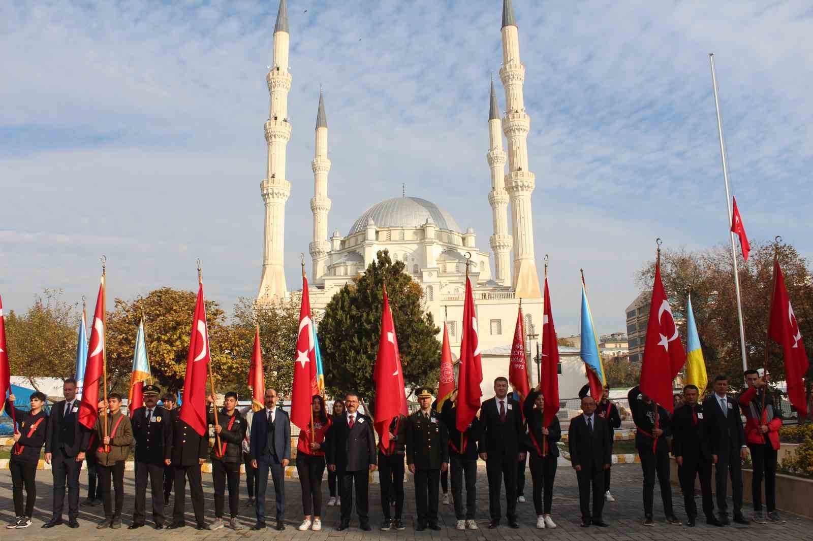 Atatürk ölümünün 85. yıldönümünde Iğdır’da anıldı
