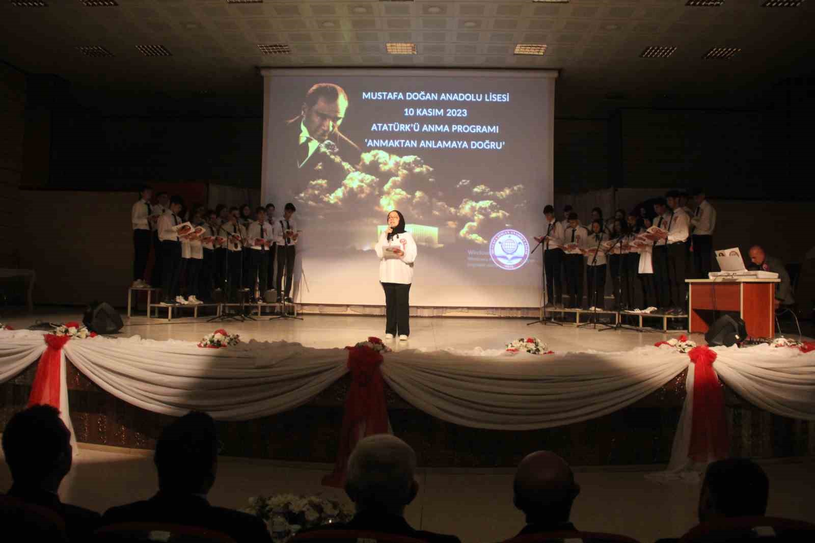 Erzincan&rsquo;da 10 Kasım Atat&uuml;rk&rsquo;&uuml; anma t&ouml;reni ger&ccedil;ekleştirildi
