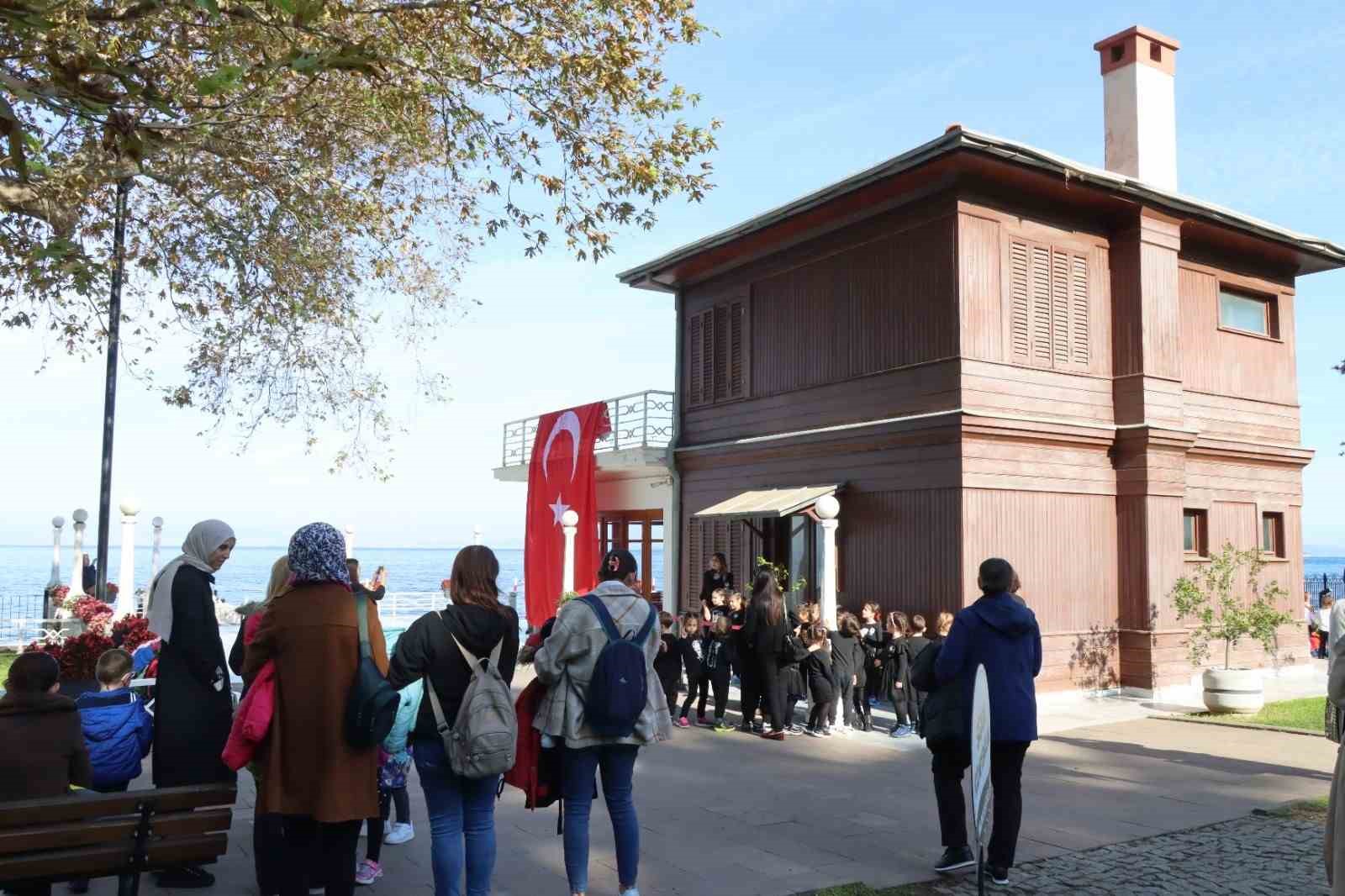Y&uuml;r&uuml;yen K&ouml;şk&rsquo;te 10 Kasım yoğunluğu
