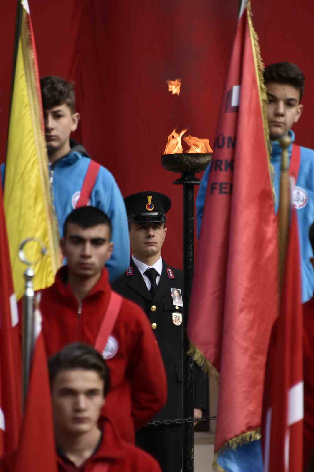 Atat&uuml;rk vefatının 85. yılında G&uuml;m&uuml;şhane&rsquo;de anıldı
