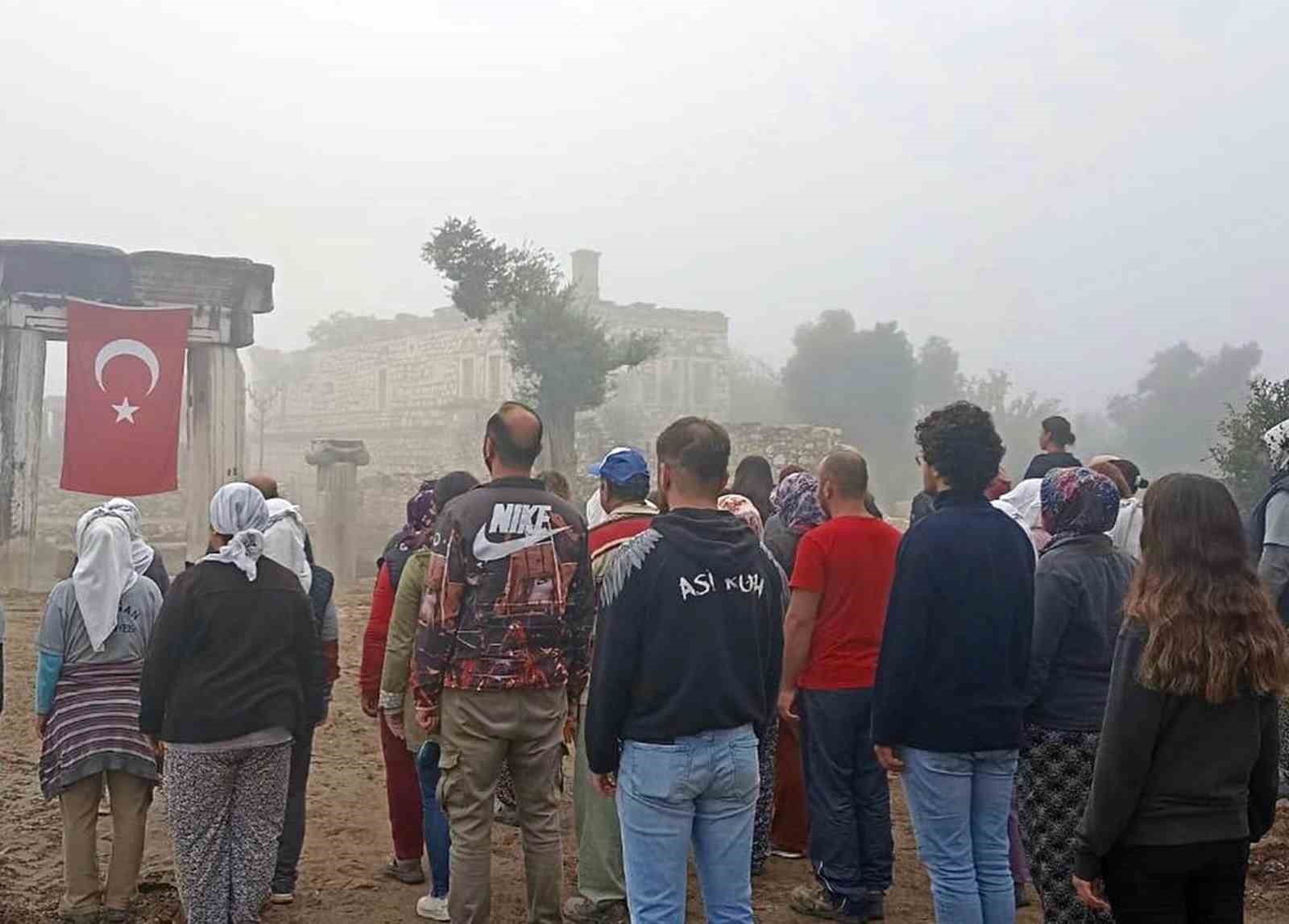 Antik kentte 10 Kasım Atatürk’ü anma ve saygı duruşu
