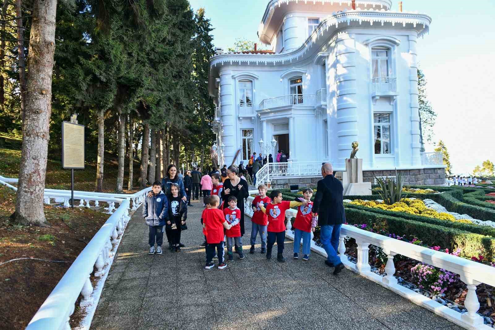 Atatürk Köşkü’ne 10 Kasım’da ziyaretçi akını