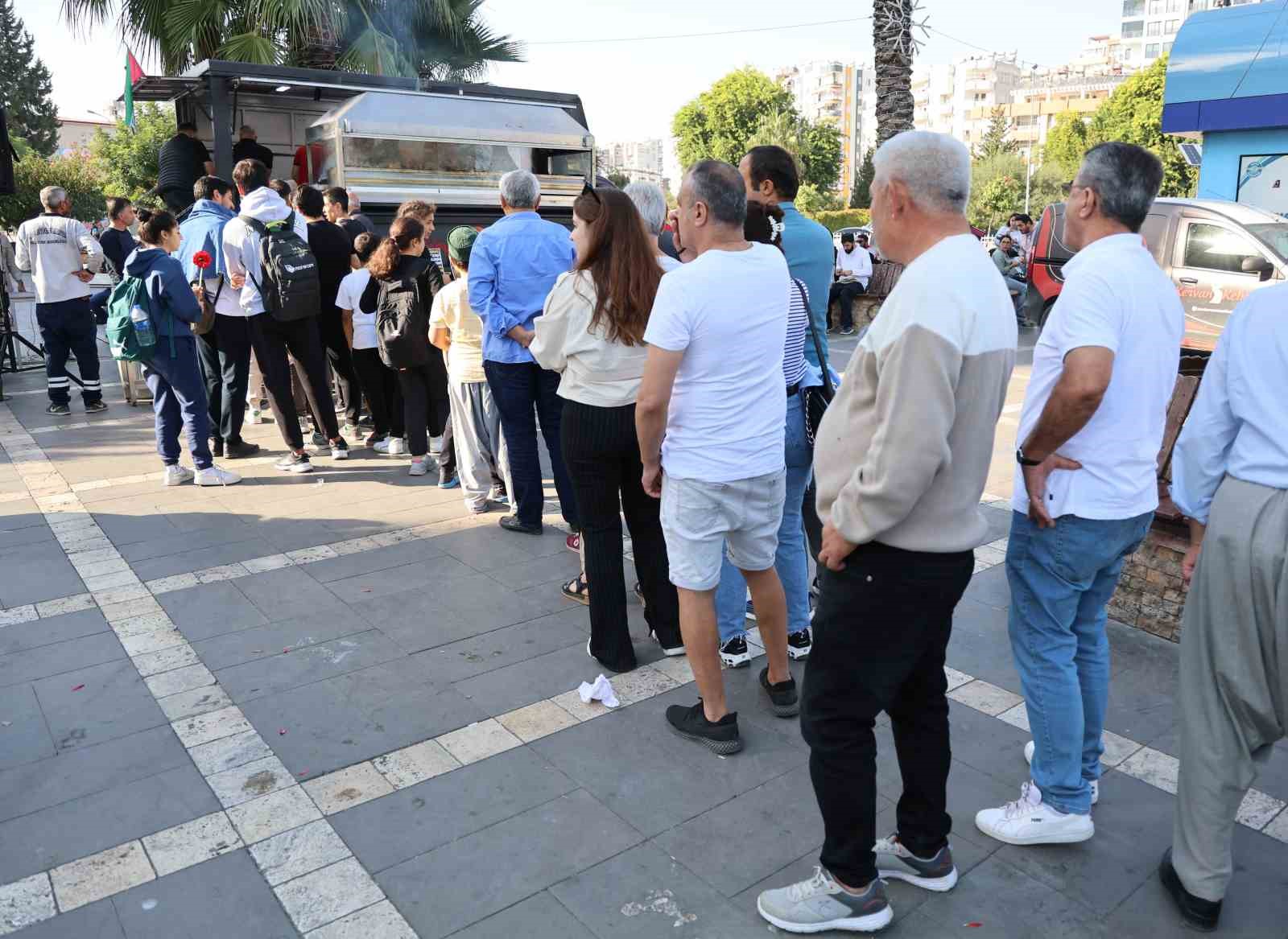 Adanal esnaflardan srail protestosu
