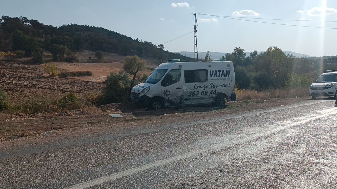 Annesinin cenazesinin bulunduğu cenaze aracını kaçırdı