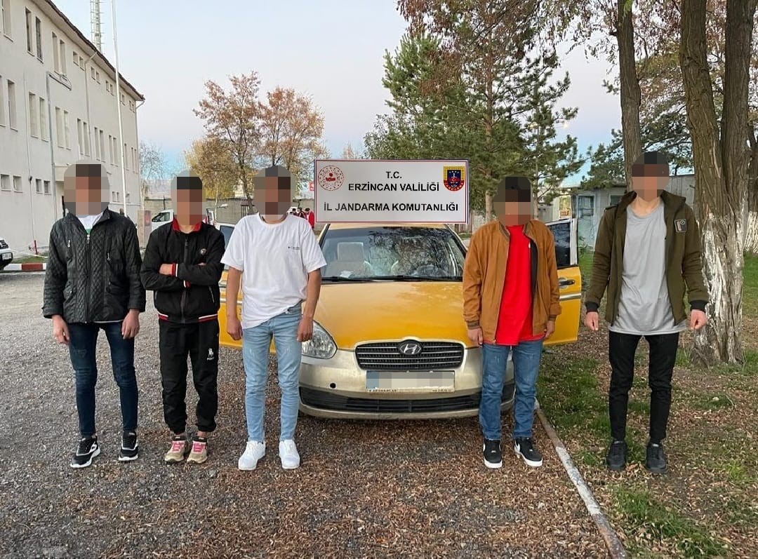Erzincan’da 5 düzensiz göçmen yakalandı