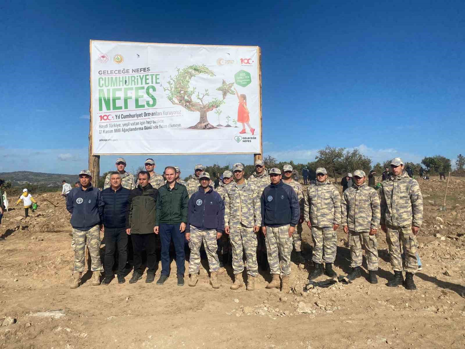 Ayvacık&rsquo;ta 600 fidan toprakla buluştu
