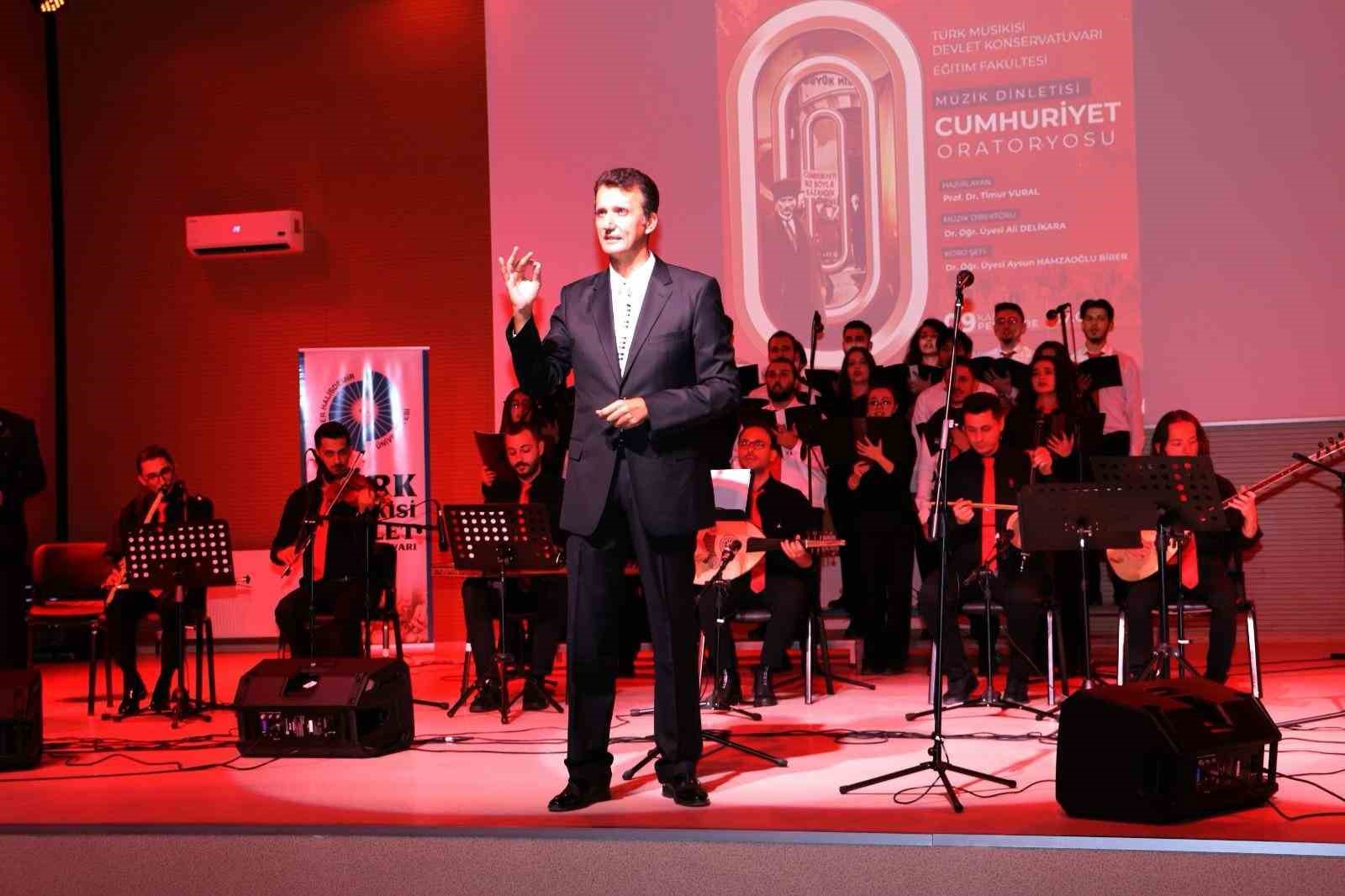 Niğde’de cumhuriyetin 100. yılına özel oratoryo sahnelendi