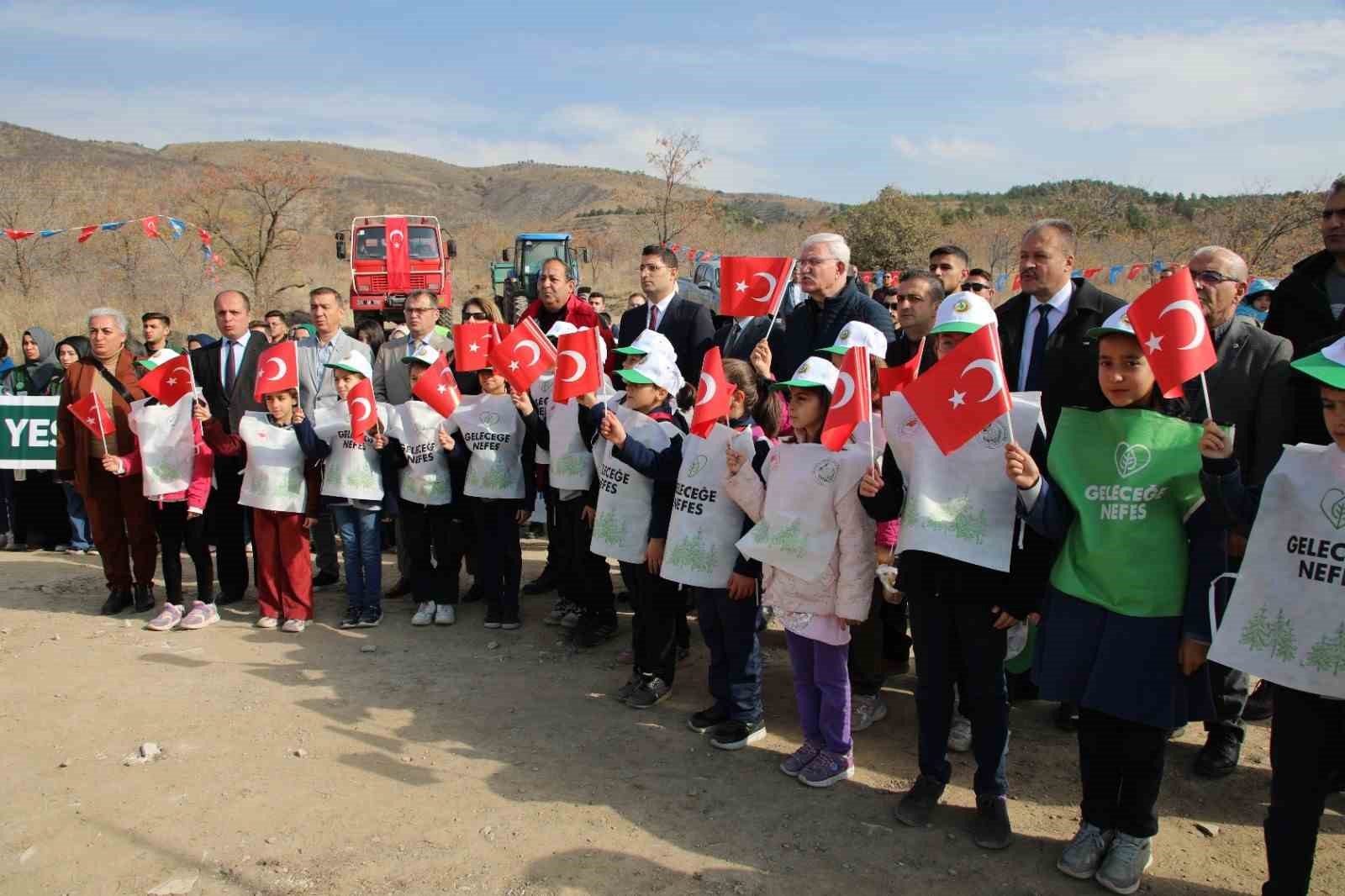 Erzincan&rsquo;da  "100. Yıl Cumhuriyet Ormanı" oluşturuldu
