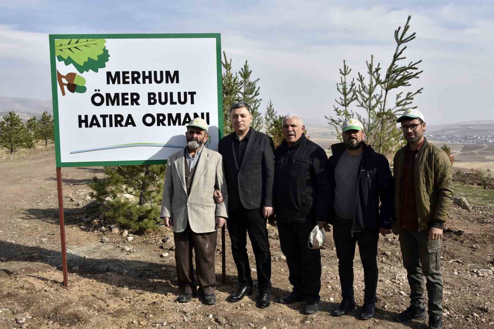 &Ouml;mer Dede&rsquo;nin adı 2 bin 23 fidanla yaşatılacak
