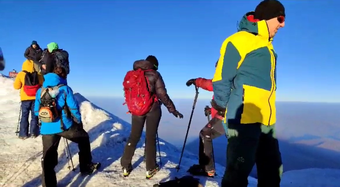 Ağrı Dağı turistleri ağırlamaya devam ediyor
