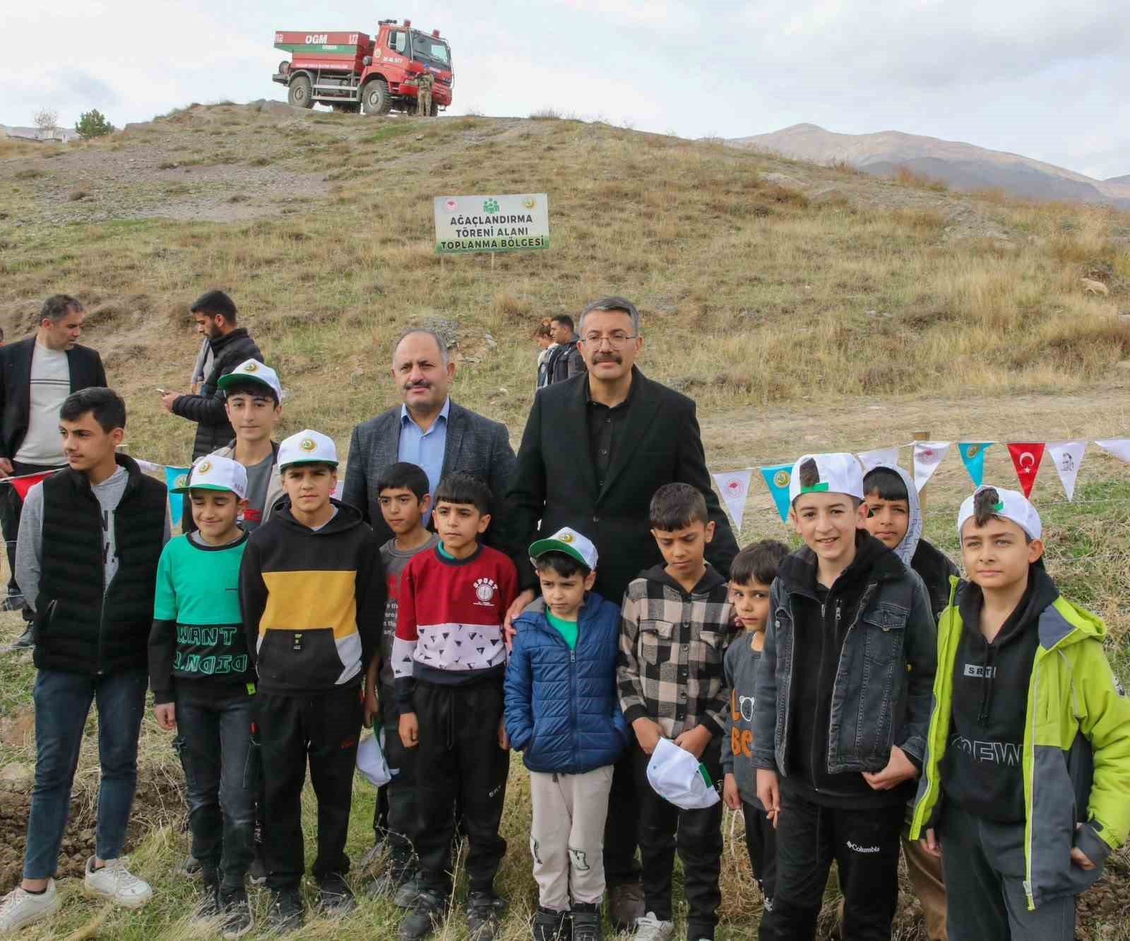 Vali Ali Çelik: "Ağaçlar; yağmura ve iyiliğe karşı açılmış bir dua"