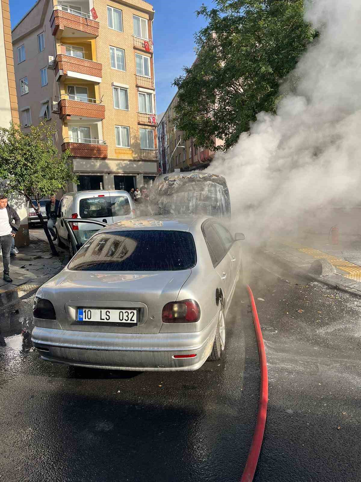 Kırklareli’nde seyir halindeki otomobil alev aldı