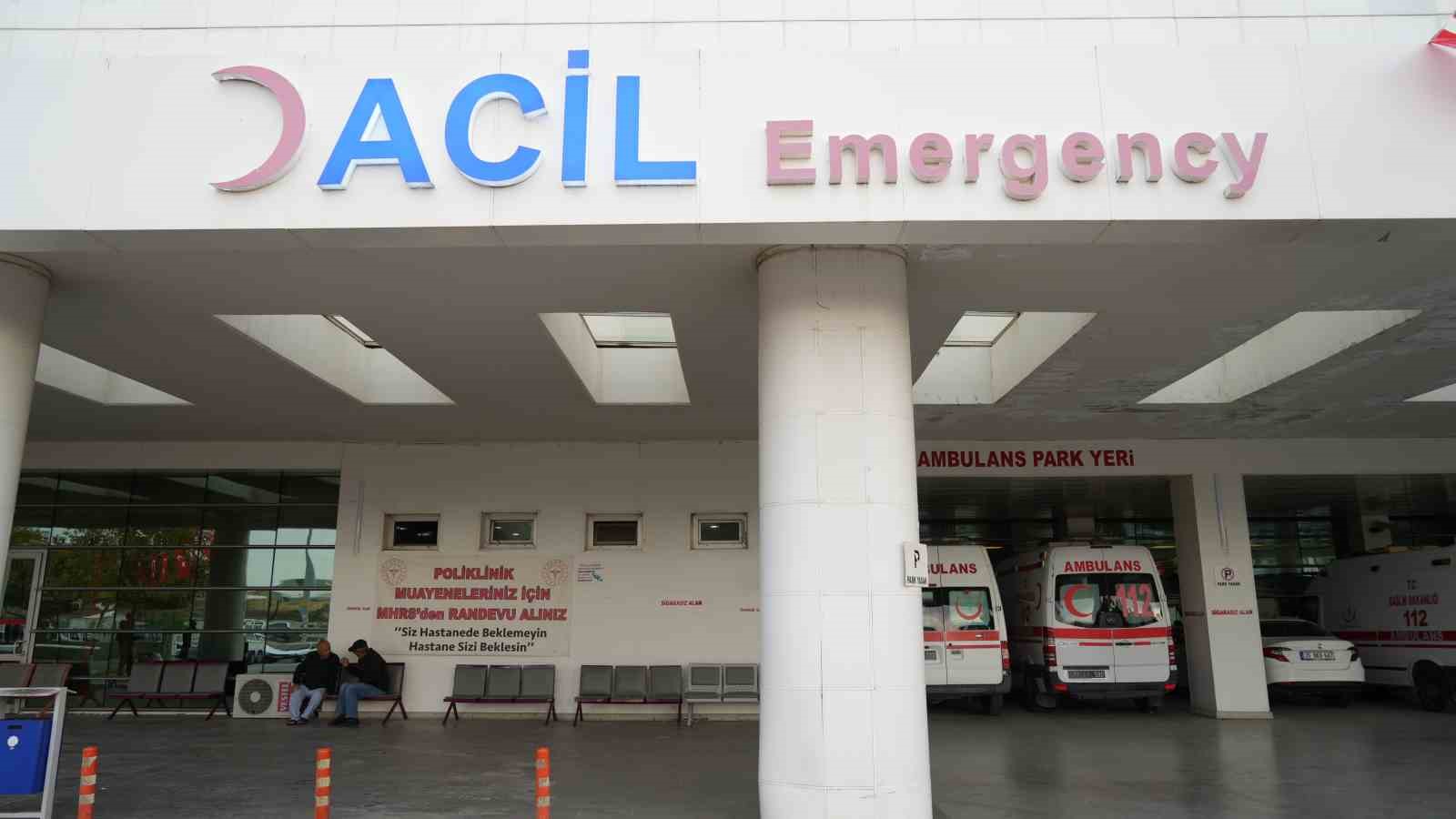 Temizlik yaparken ikinci kattan d&uuml;şen gen&ccedil; kadın ağır yaralandı
