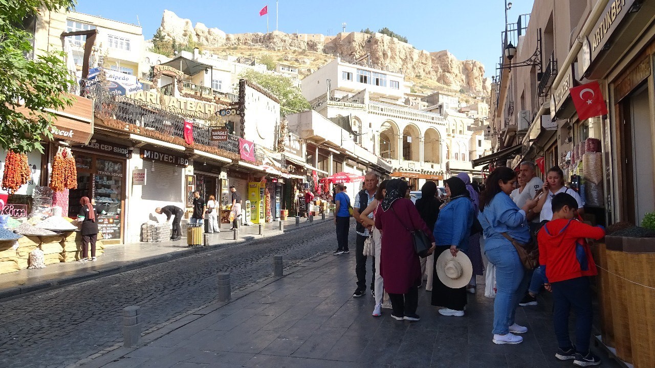 Mardin&rsquo;de hafta sonu turist yoğunluğu
