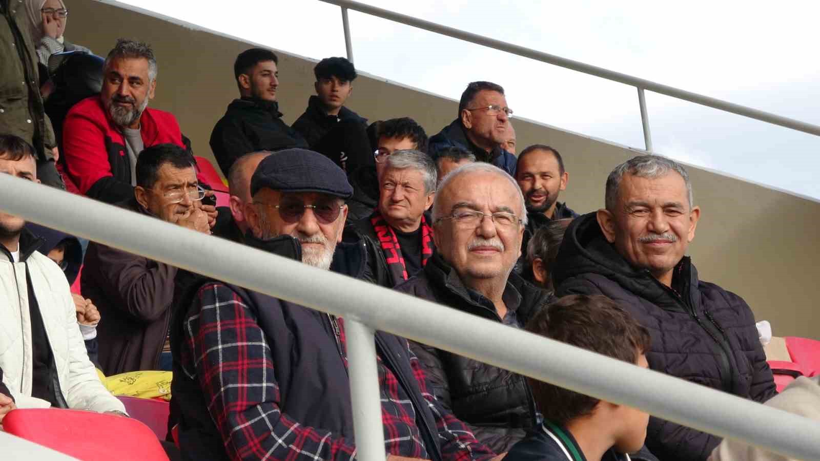 TKİ Tavşanlı Linyitspor sahasında İzmirspor&rsquo;dan istediğini alamadı
