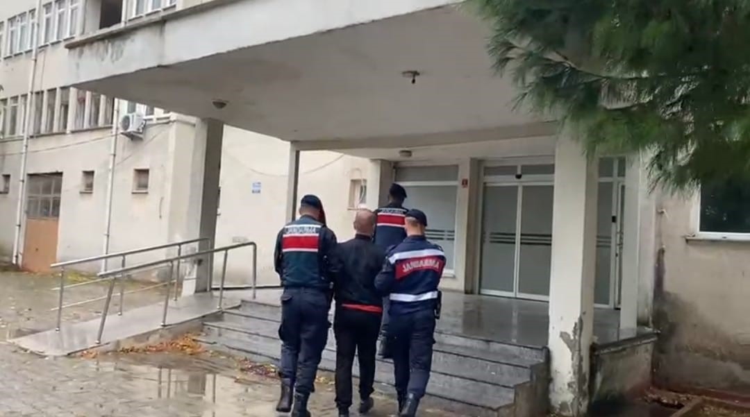 Su&ccedil; makinesi jandarma ve polis istihbarat ekiplerinden ka&ccedil;amadı
