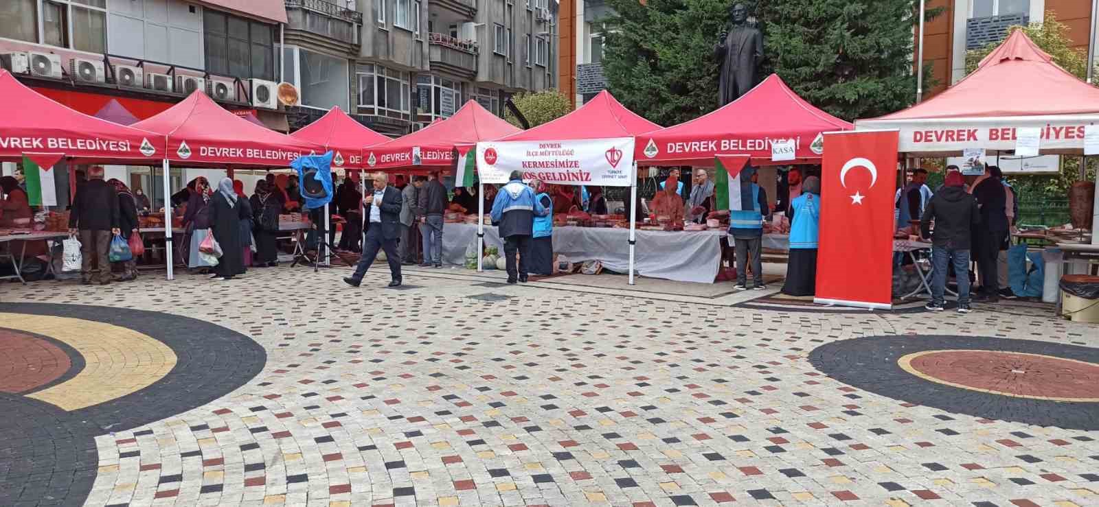 Devrek&rsquo;te Filistin&rsquo;e destek standı kuruldu
