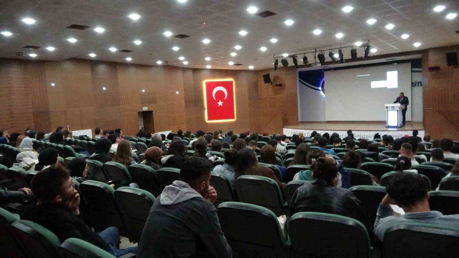 ÇAKÜ’de Cumhuriyetin 100. yılında Atatürk ve hukuk konuşuldu