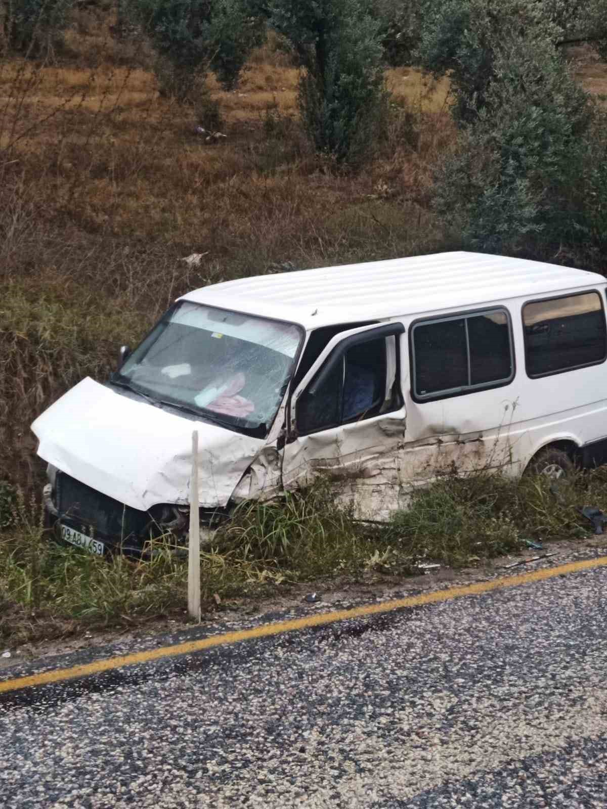 Köşk’te iki minibüs çarpıştı: 2 yaralı