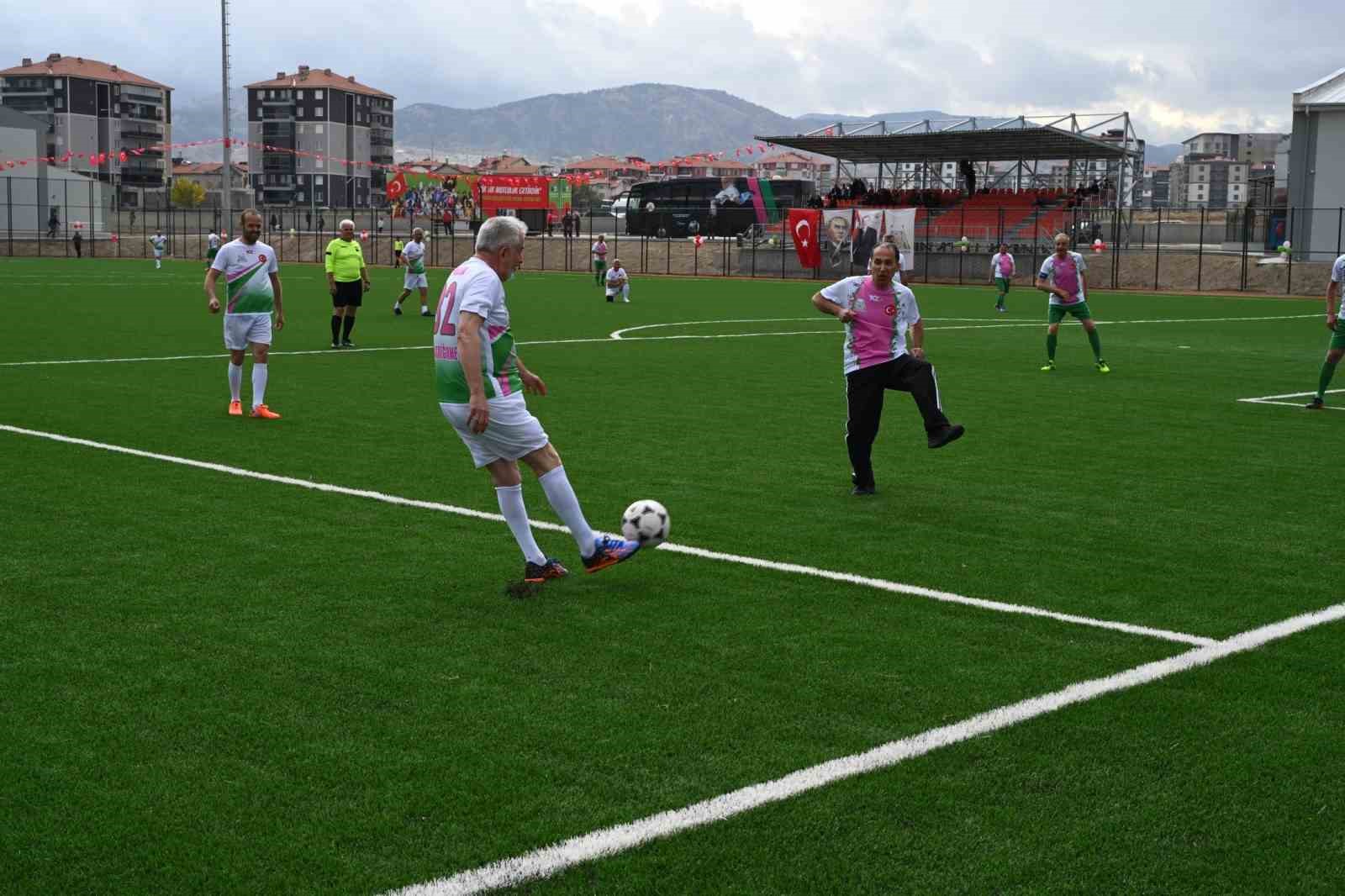 Isparta&rsquo;nın en b&uuml;y&uuml;k spor kamp&uuml;s&uuml; hizmete girdi
